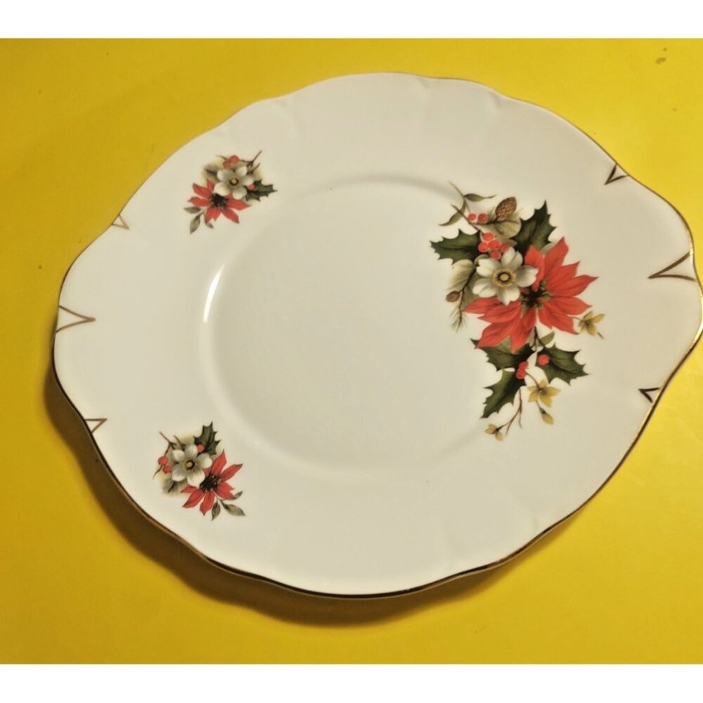 Sadler 3975 Christmas Poinsettia Lugged Cake Serving Plate